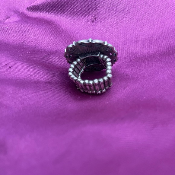 Peacock ring with silver hardware. - Picture 5 of 8